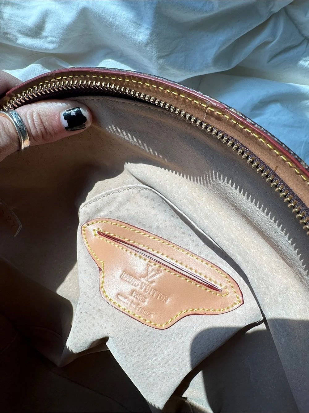 Louis buitton Ellipse PM purse (clam style)